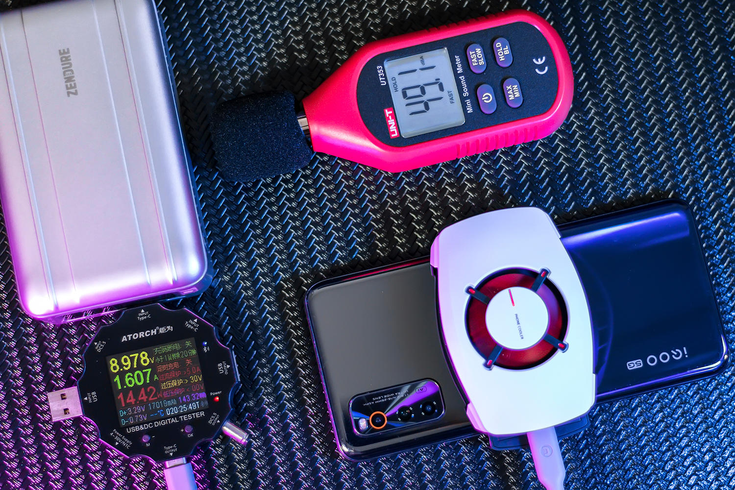 双倍制冷,炎炎夏日无惧手机发热,一加18W冰点散热背夹评测