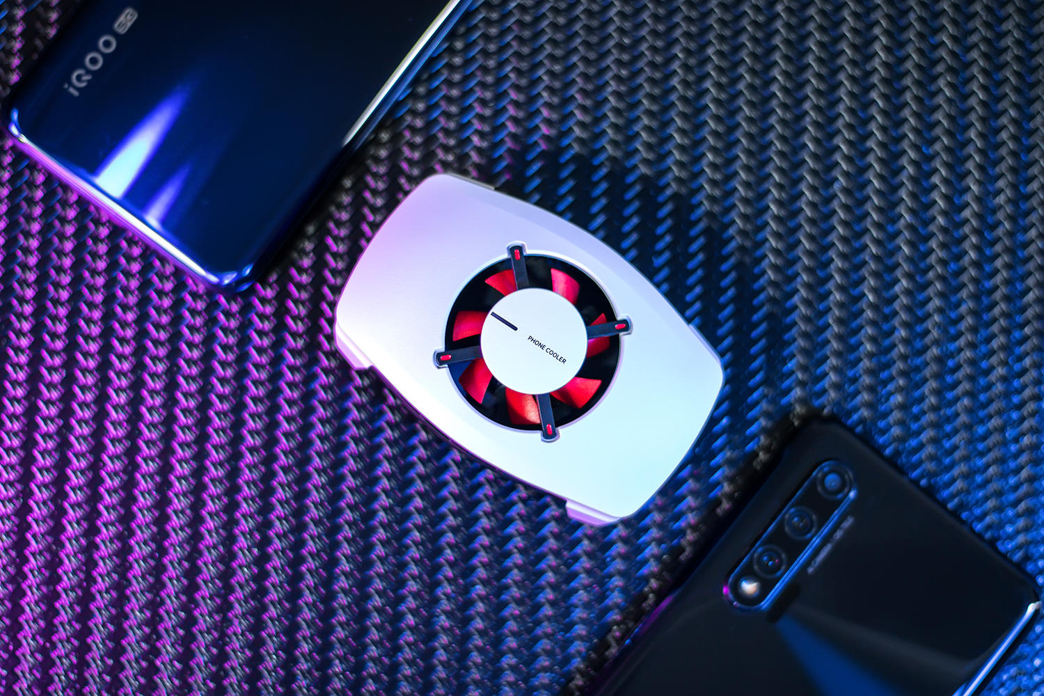 双倍制冷,炎炎夏日无惧手机发热,一加18W冰点散热背夹评测