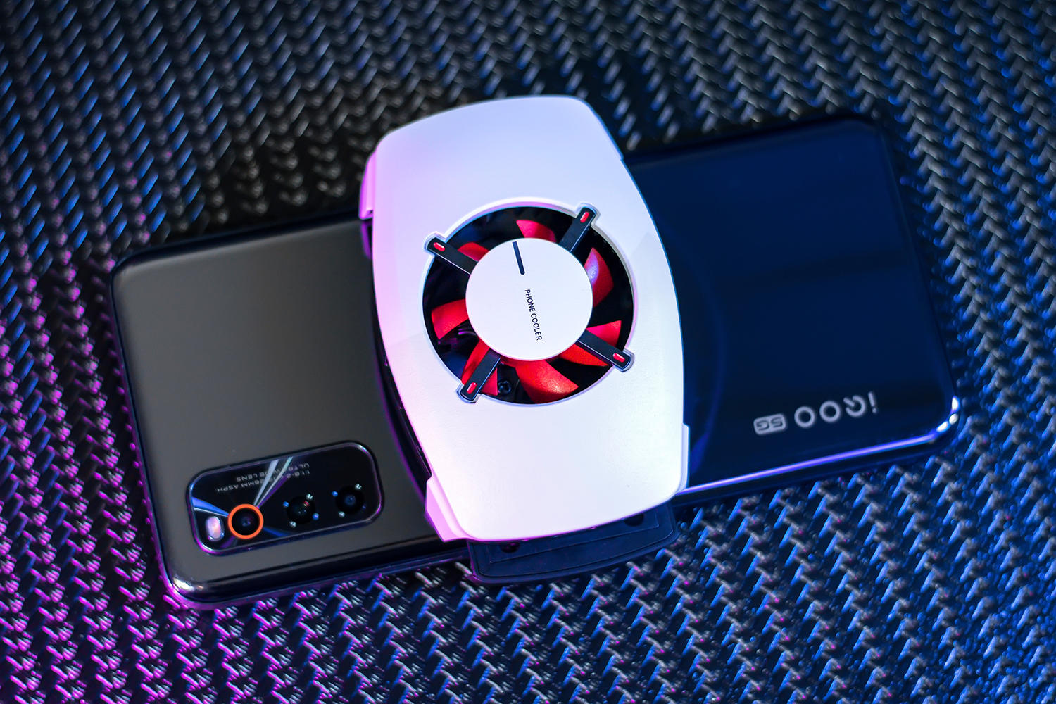 双倍制冷,炎炎夏日无惧手机发热,一加18W冰点散热背夹评测