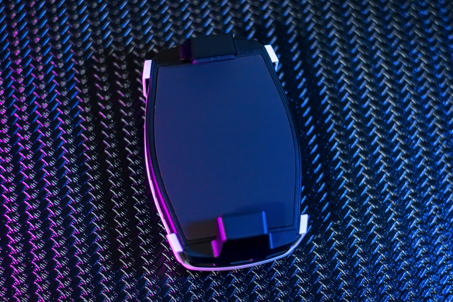 双倍制冷,炎炎夏日无惧手机发热,一加18W冰点散热背夹评测