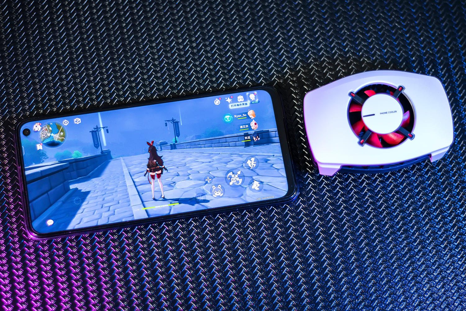 双倍制冷,炎炎夏日无惧手机发热,一加18W冰点散热背夹评测