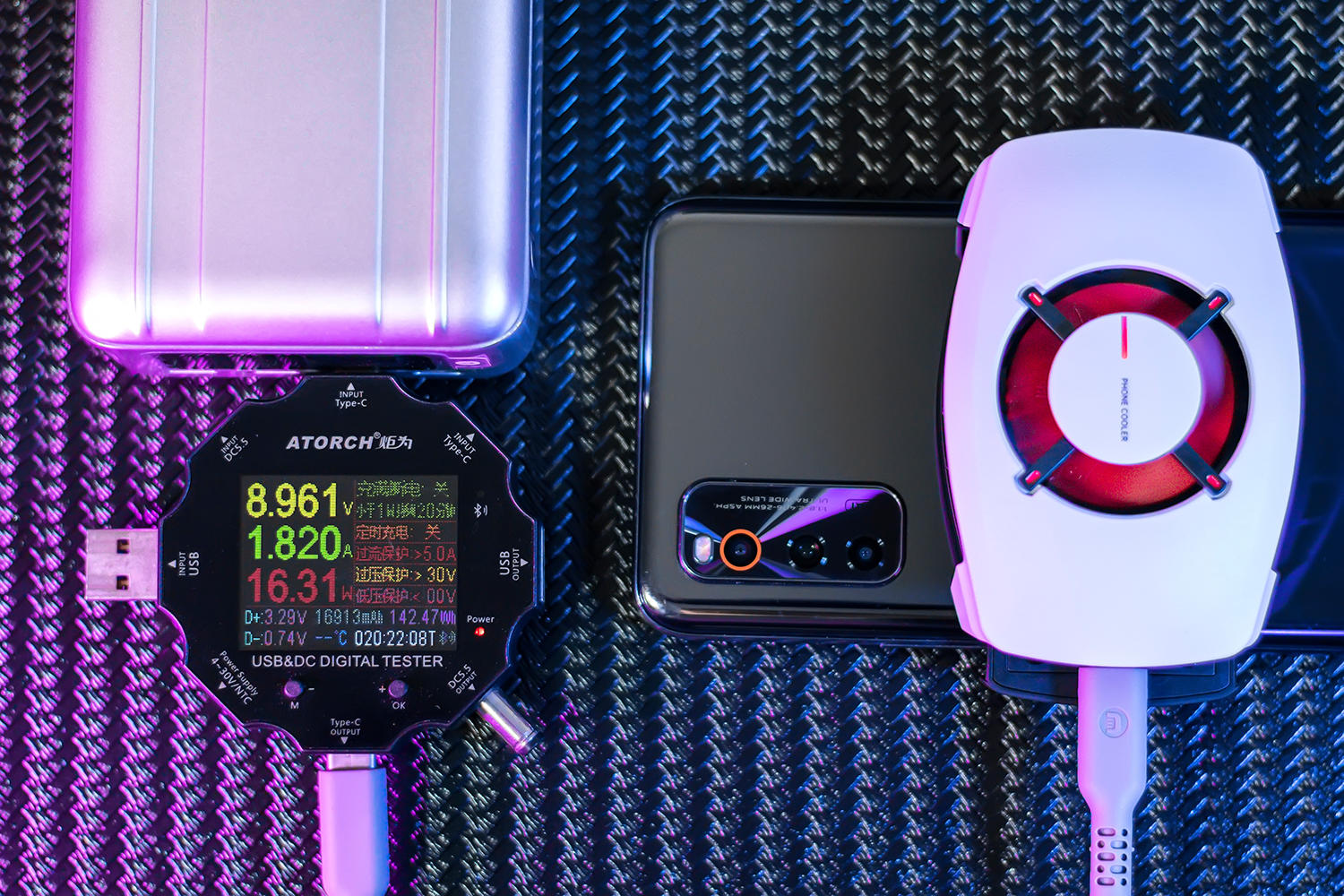 双倍制冷,炎炎夏日无惧手机发热,一加18W冰点散热背夹评测