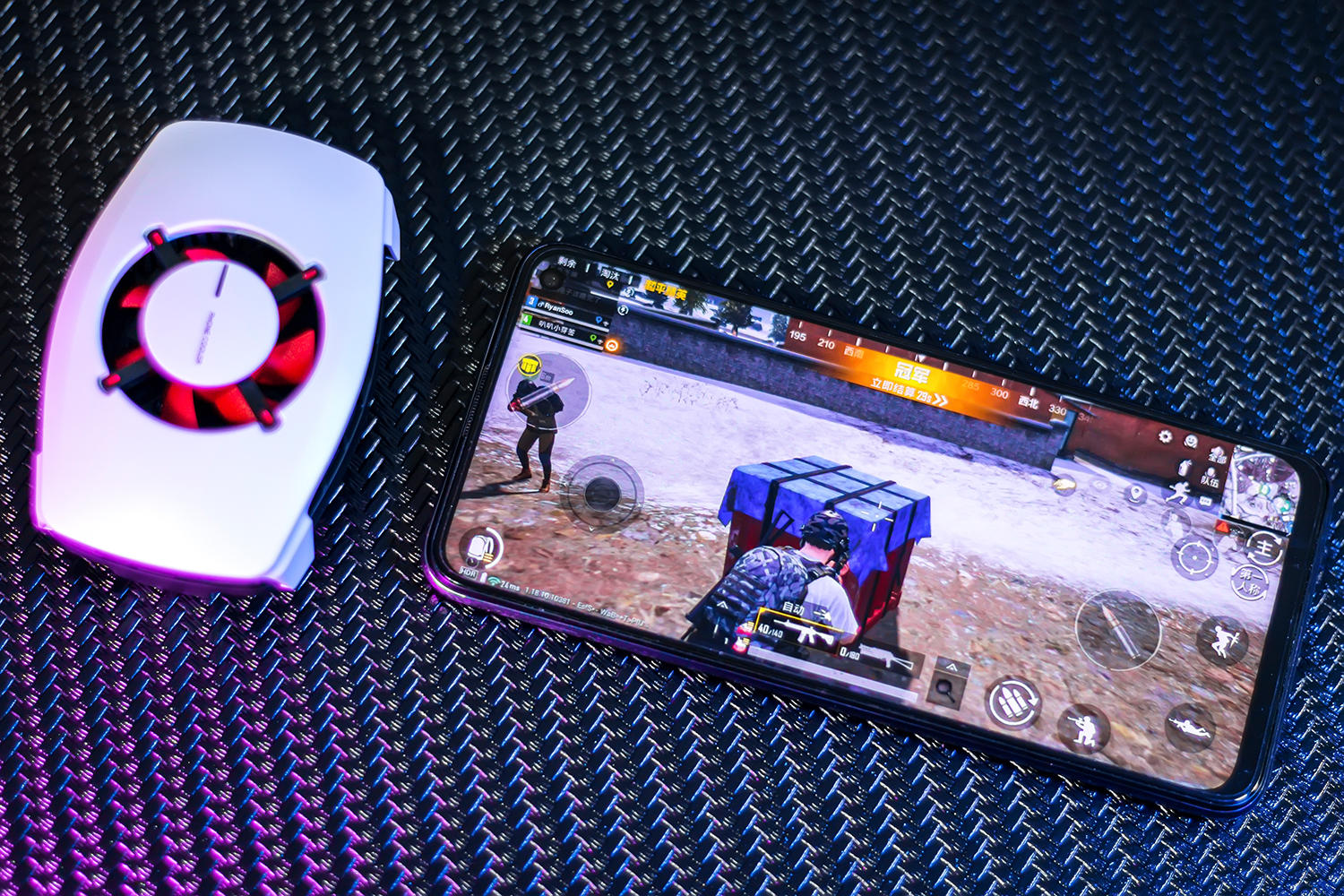 双倍制冷,炎炎夏日无惧手机发热,一加18W冰点散热背夹评测