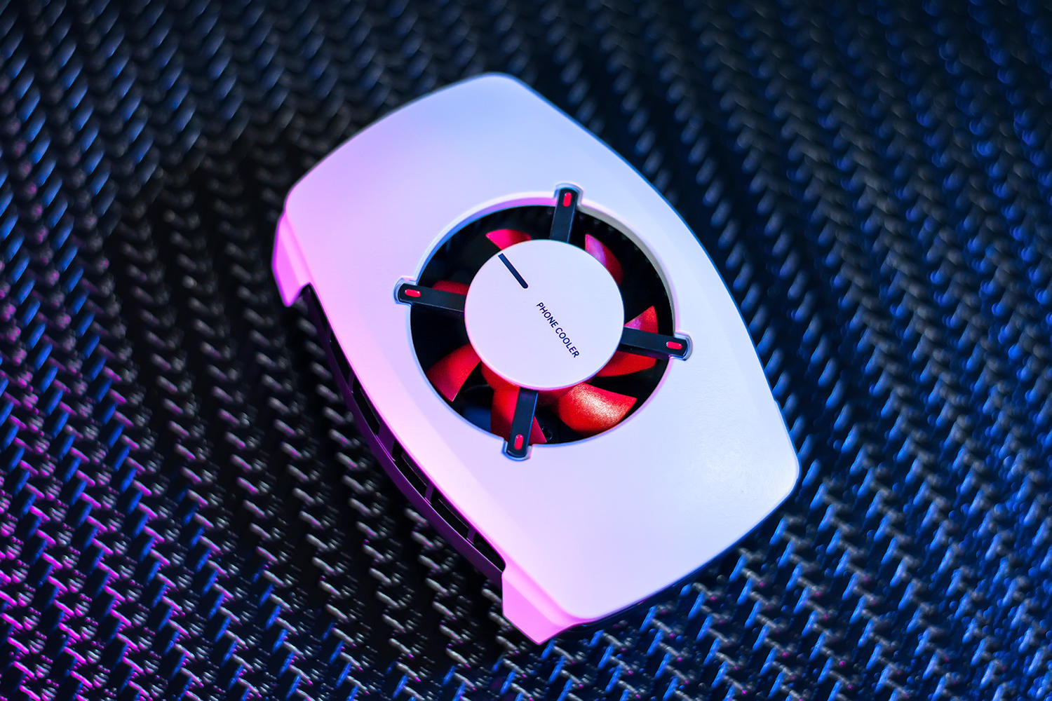 双倍制冷,炎炎夏日无惧手机发热,一加18W冰点散热背夹评测