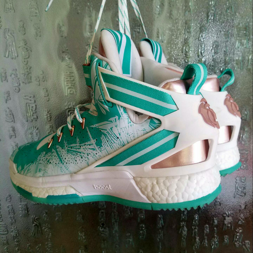 D ROSE 6，实战与压马路的结合体

