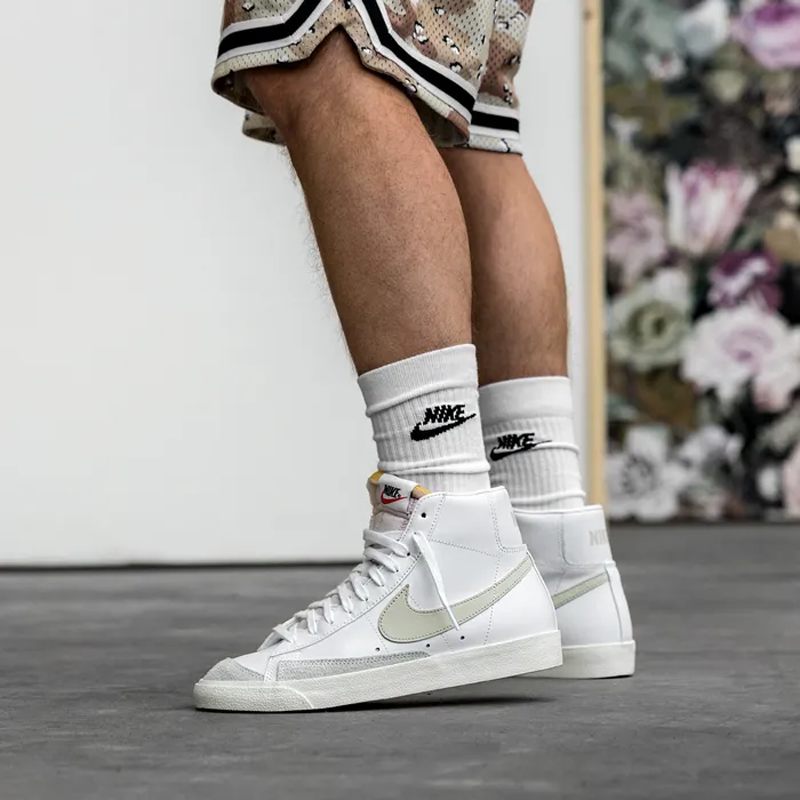 Nike Blazer 白灰色