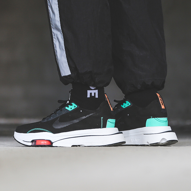 Nike Zoom Type 黑白/蓝