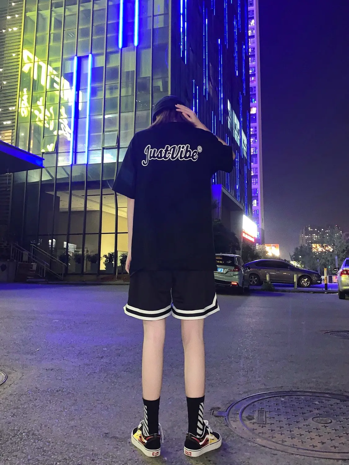 黑白配康康吧~
身高174cm/46k