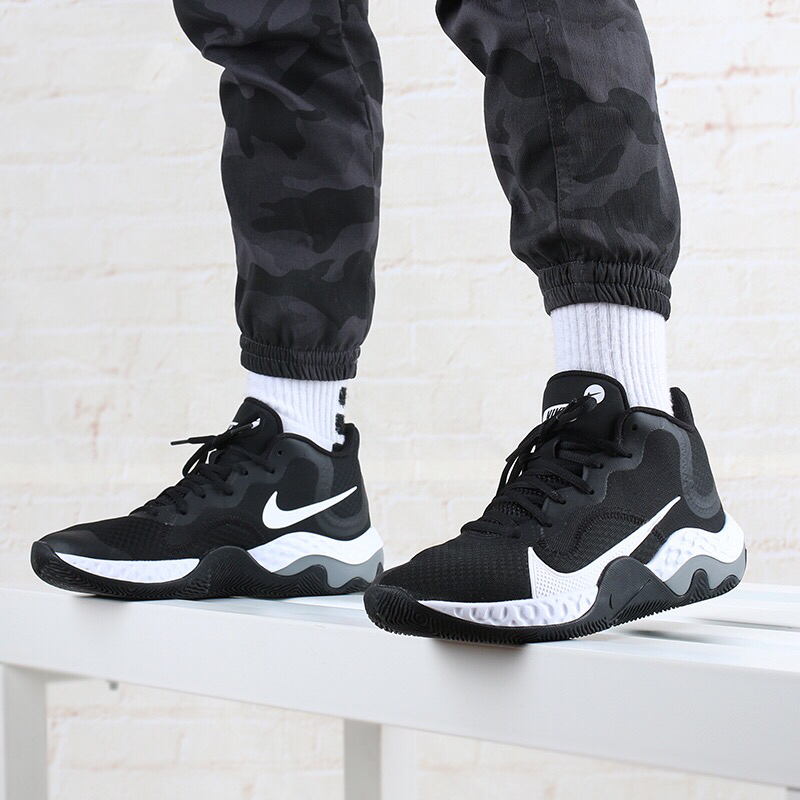 Nike renew elevate黑白
