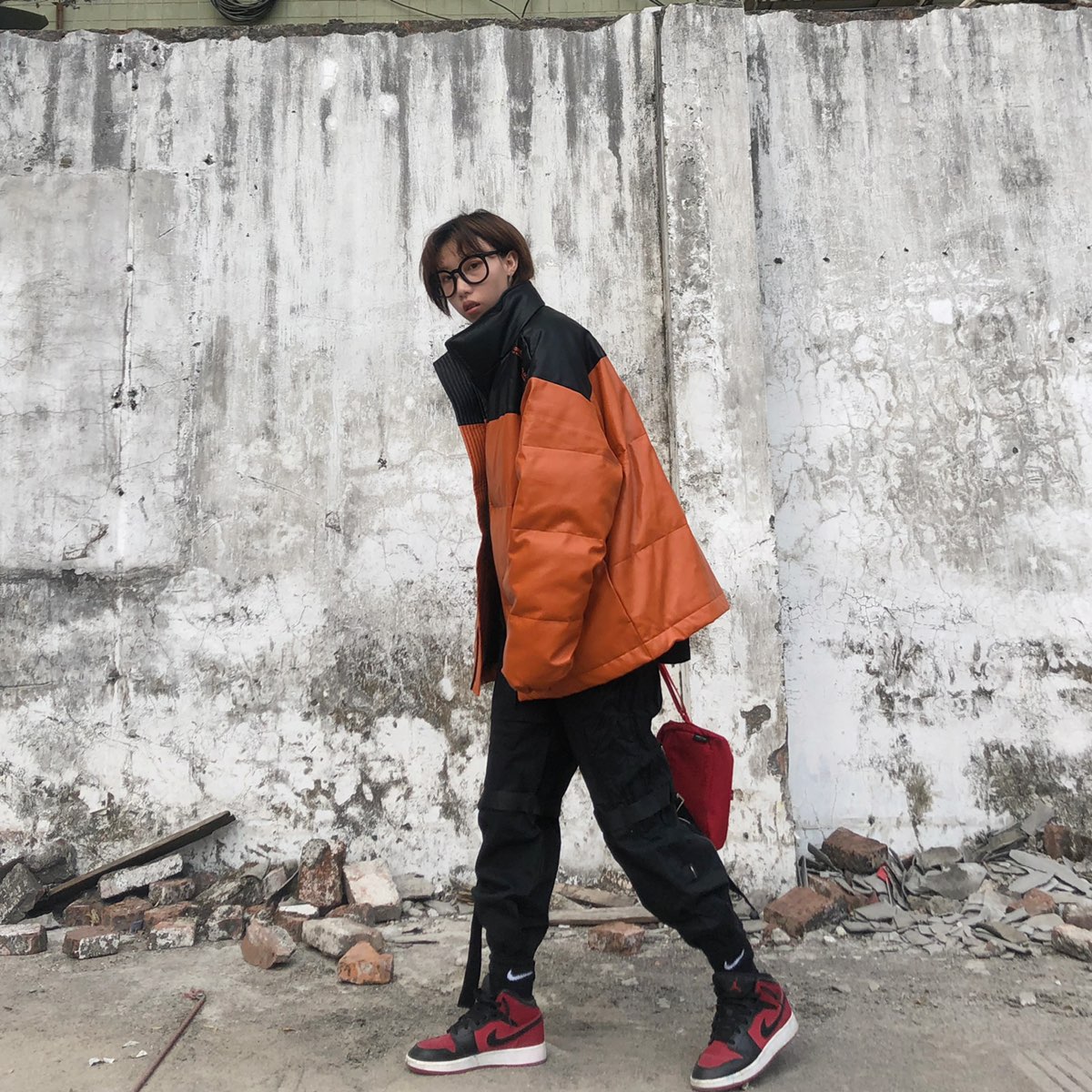 按理广东是不太需要羽绒服的 但这件必须得