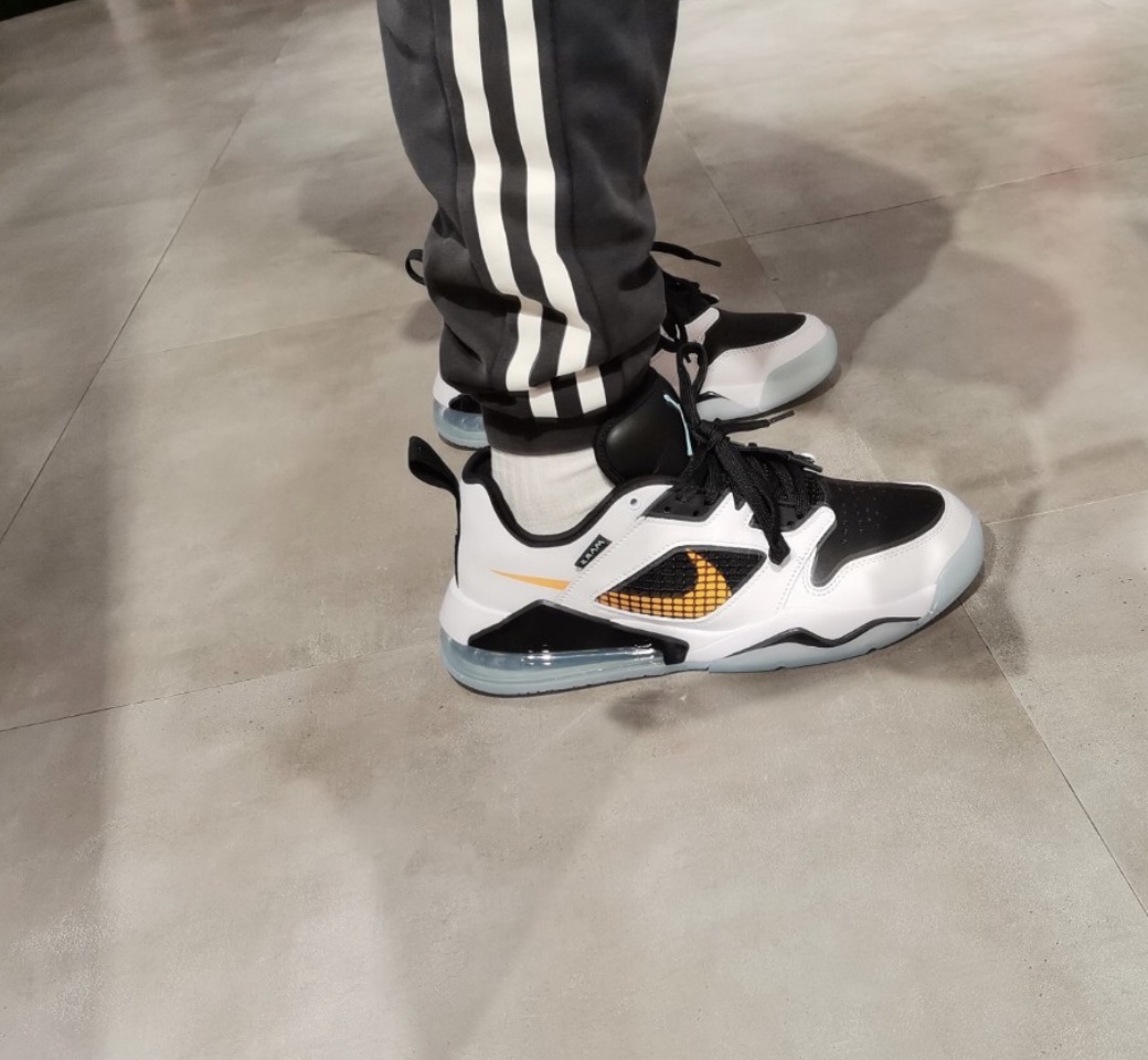 Jordan mars270白黑橙