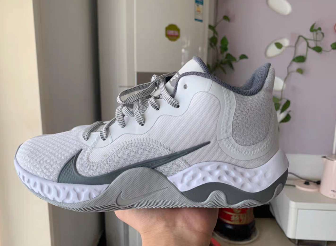 觉得这鞋真的不错，穿起来很舒服