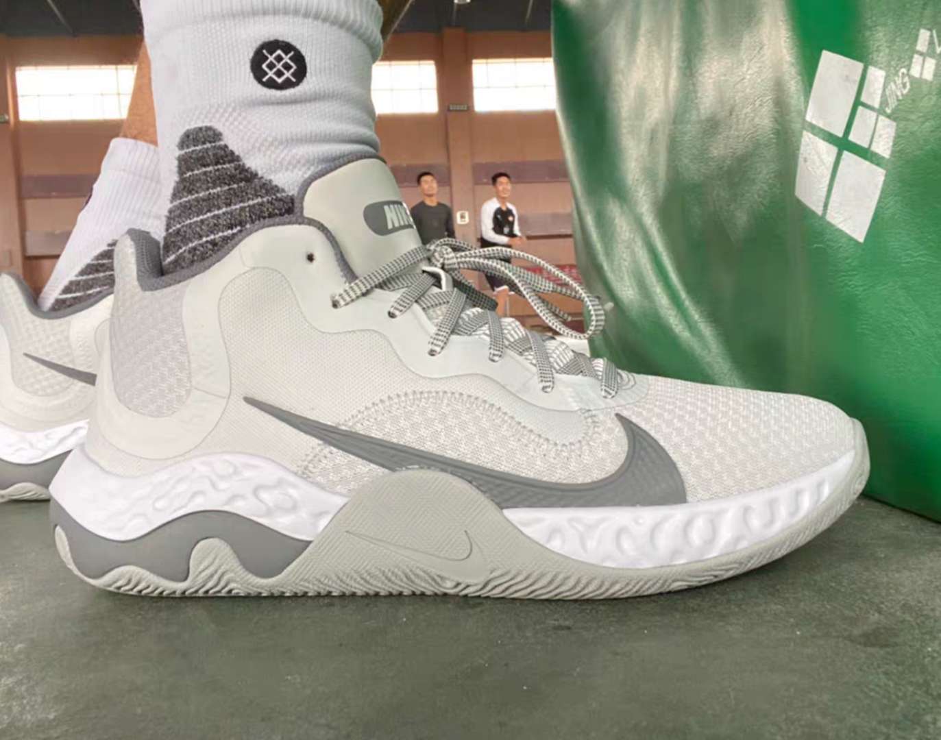 轻快，舒服，穿脚上很有感觉