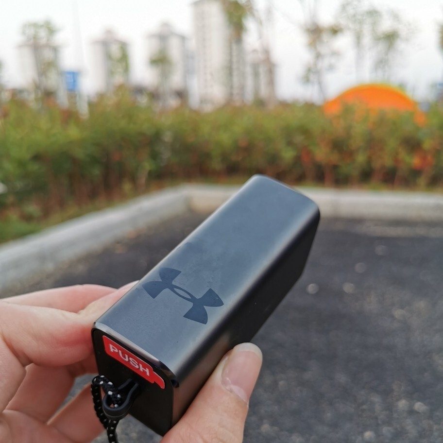 JBL UA FLASH耳机的打开方式