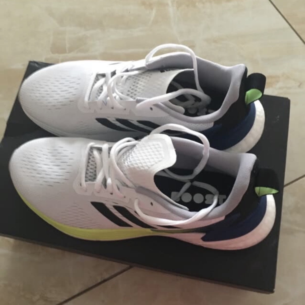白色/蓝色/荧光黄Adidas Resp
