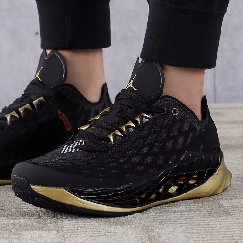 Jordan Zoom Trunner