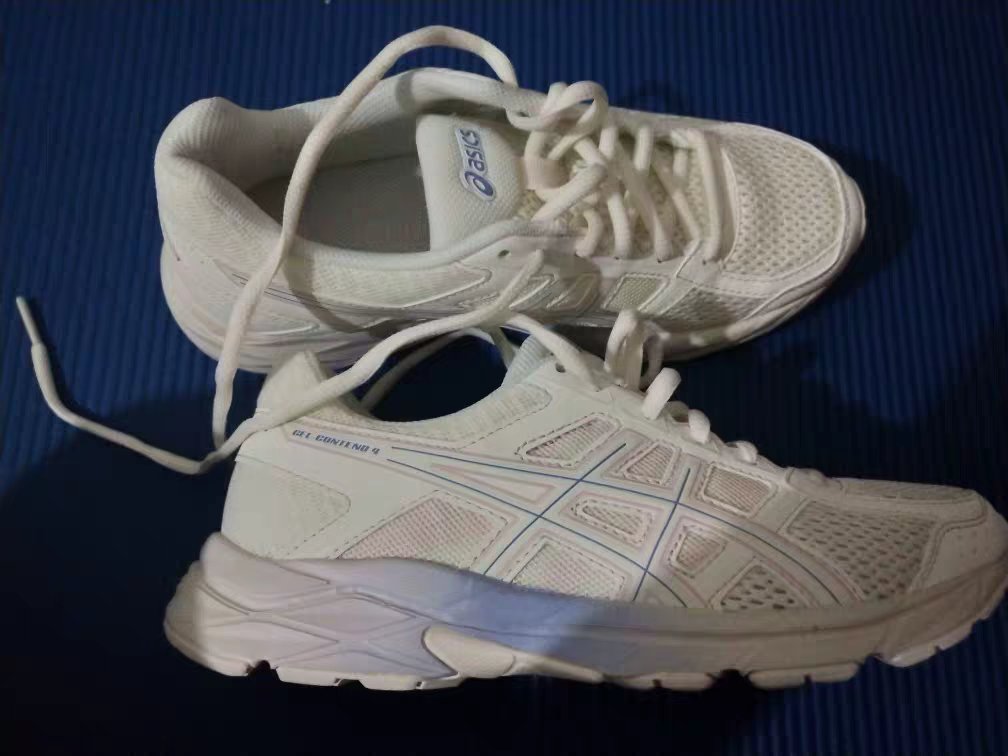 仔细看，Asics Gel-Conten