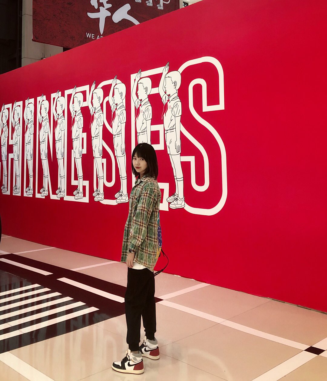 衬衣：1807
短袖：off white