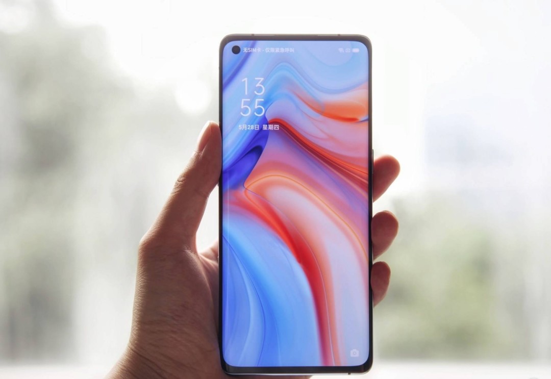OPPOReno4简评四世同堂的reno