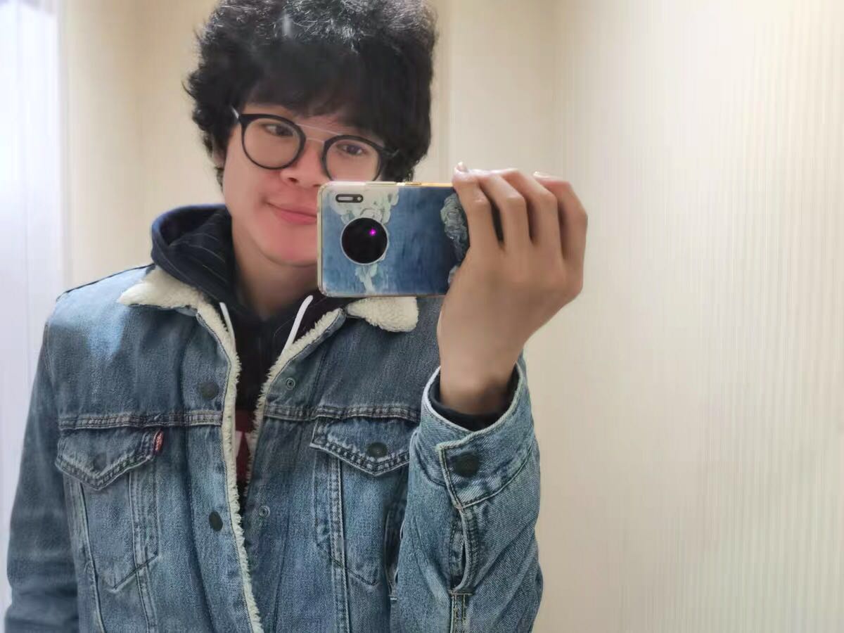 蛮厚的一件，冬天再穿件卫衣绝对够啦