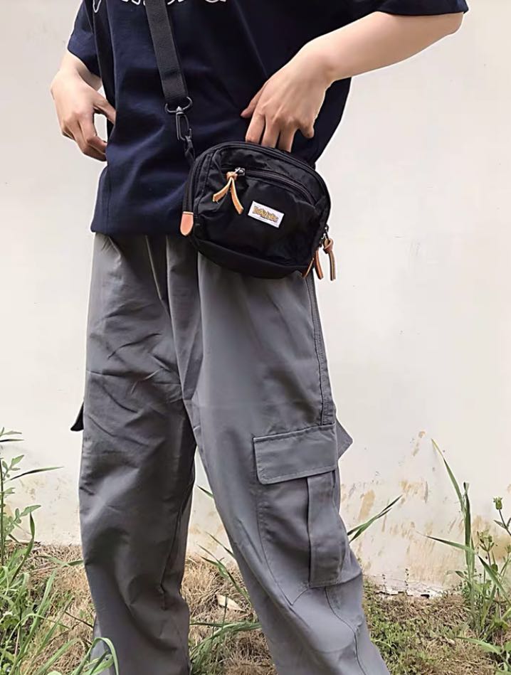 裤子很帅，穿起来很宽松
