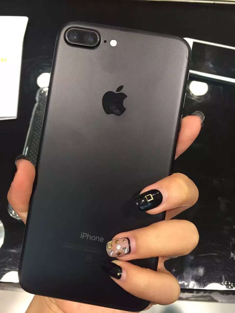 iPhone7 plus磨砂黑测评