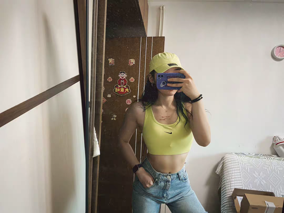 ￥