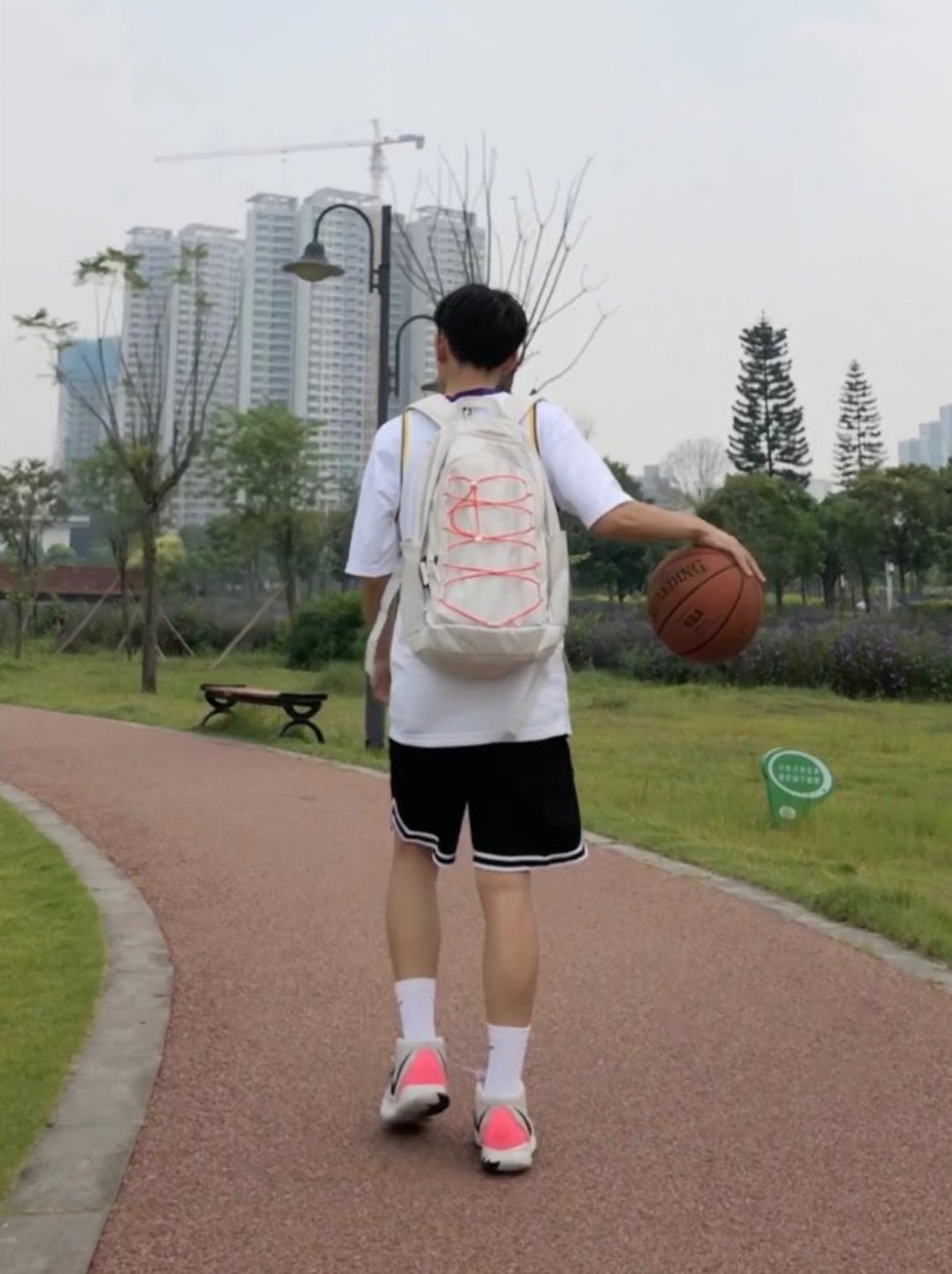 耐克双肩包运动休闲背包