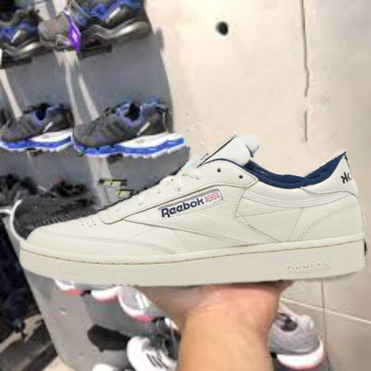 价格很优惠，服务也很好，YY款式和面料都