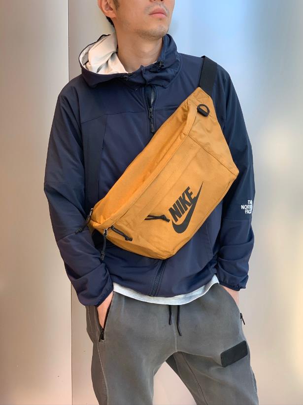  NIKE耐克腰包训练健身包休闲斜挎包