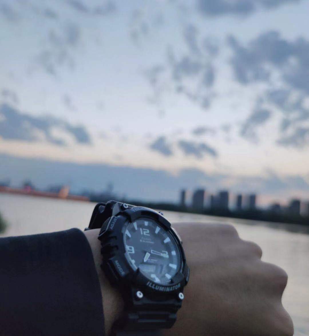 手表很喜欢，一股浓浓的机械风