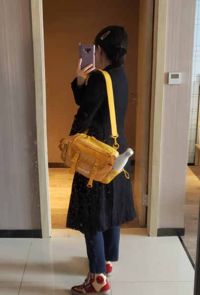 斜挎包潮单肩包反光男女
