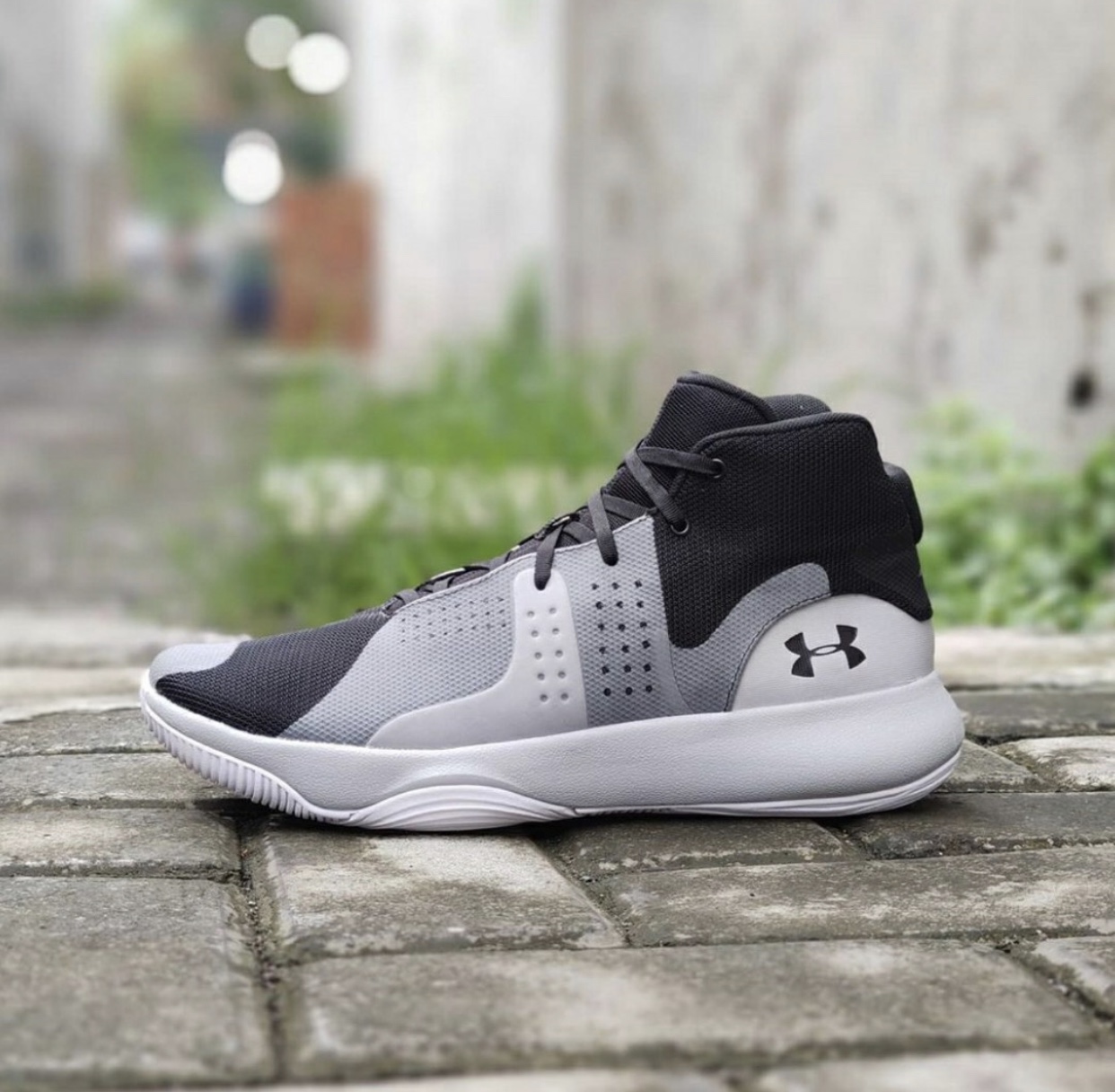 Under Armour Anomaly