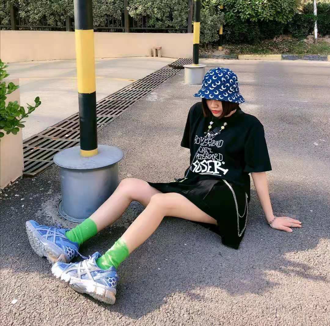 鞋子好看，款式也不错，关键是穿起来舒服