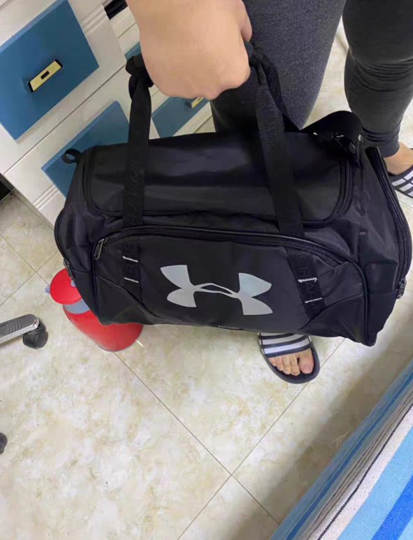 安德玛	印花旅行训练包