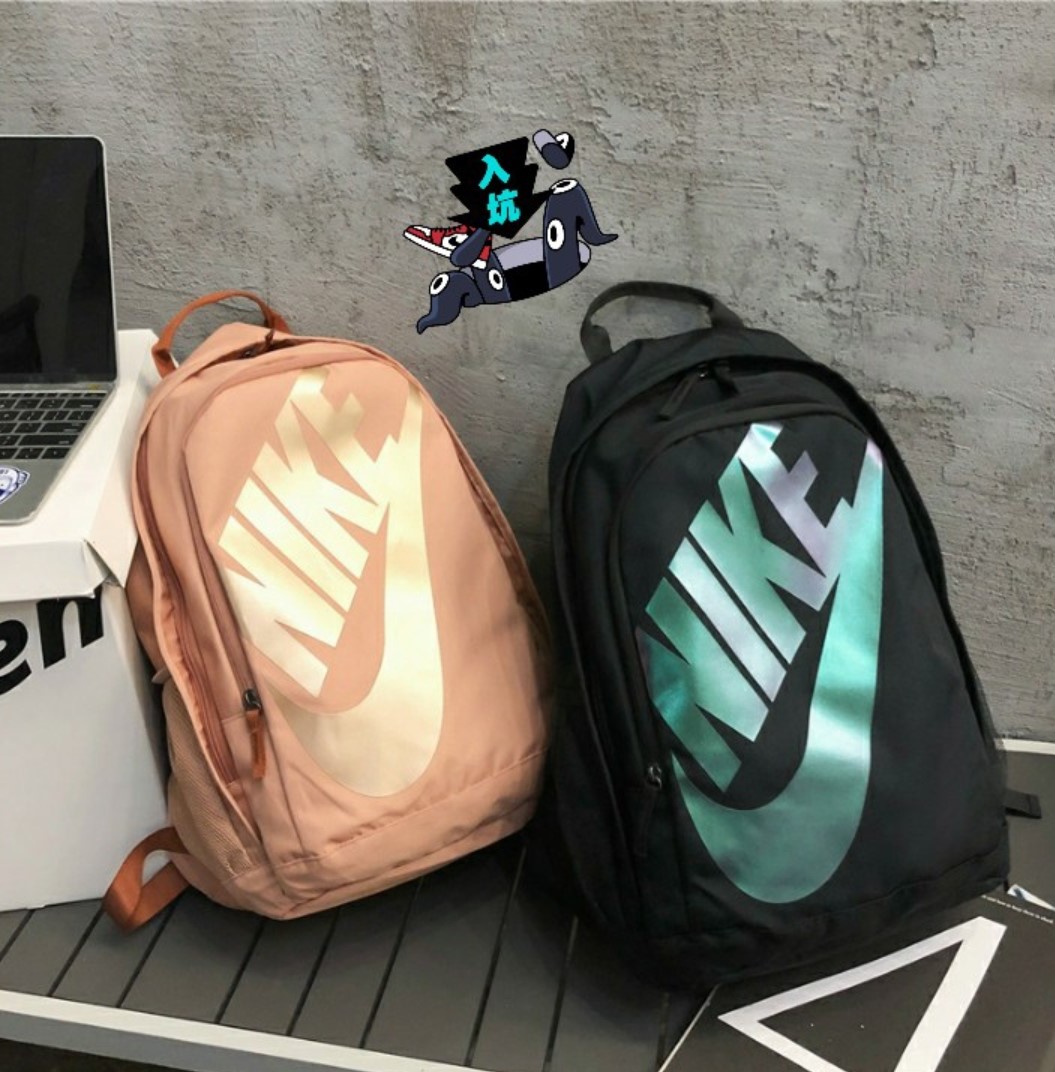 Nike户外运动双肩包
