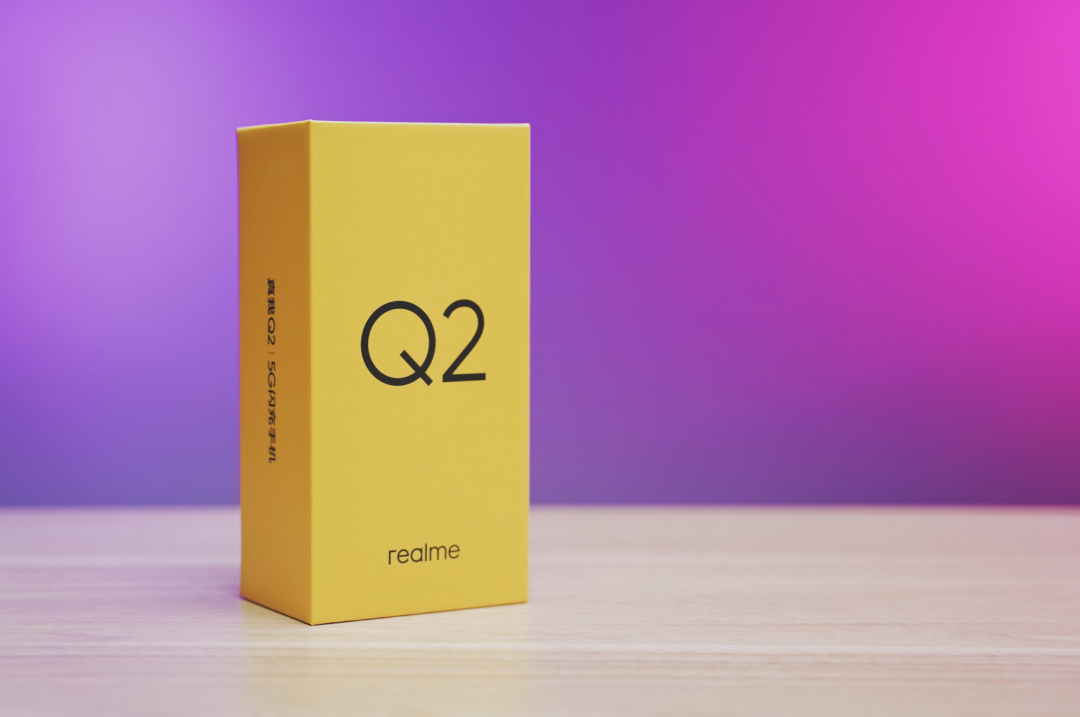 realme 真我 Q2 真机开箱图赏