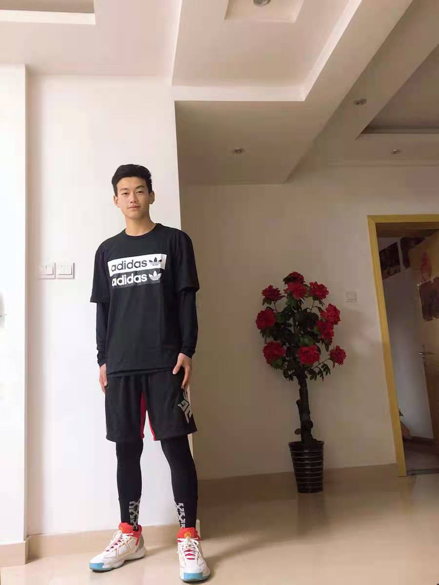  印花短袖T恤 