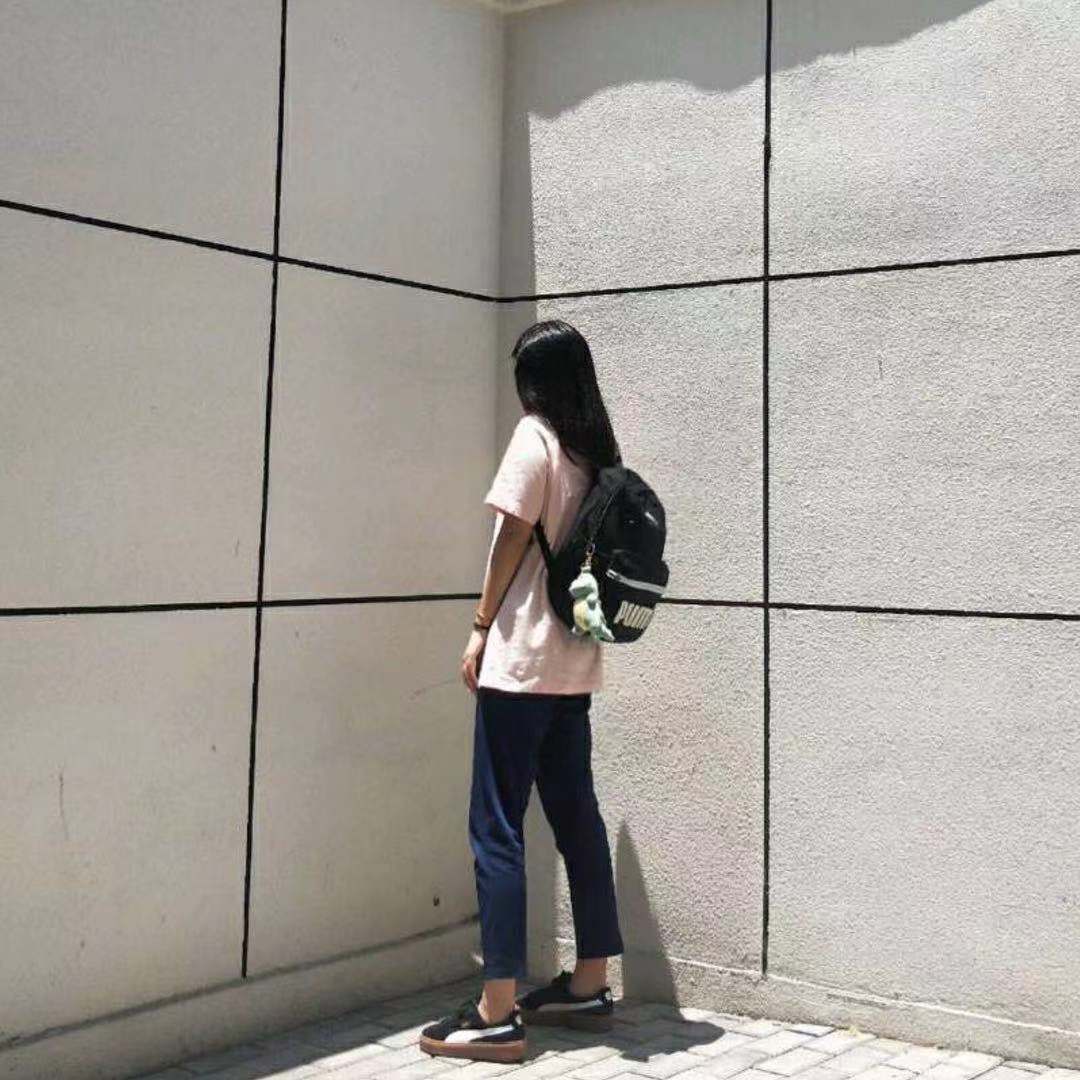 脚感挺舒服的，颜值也在线