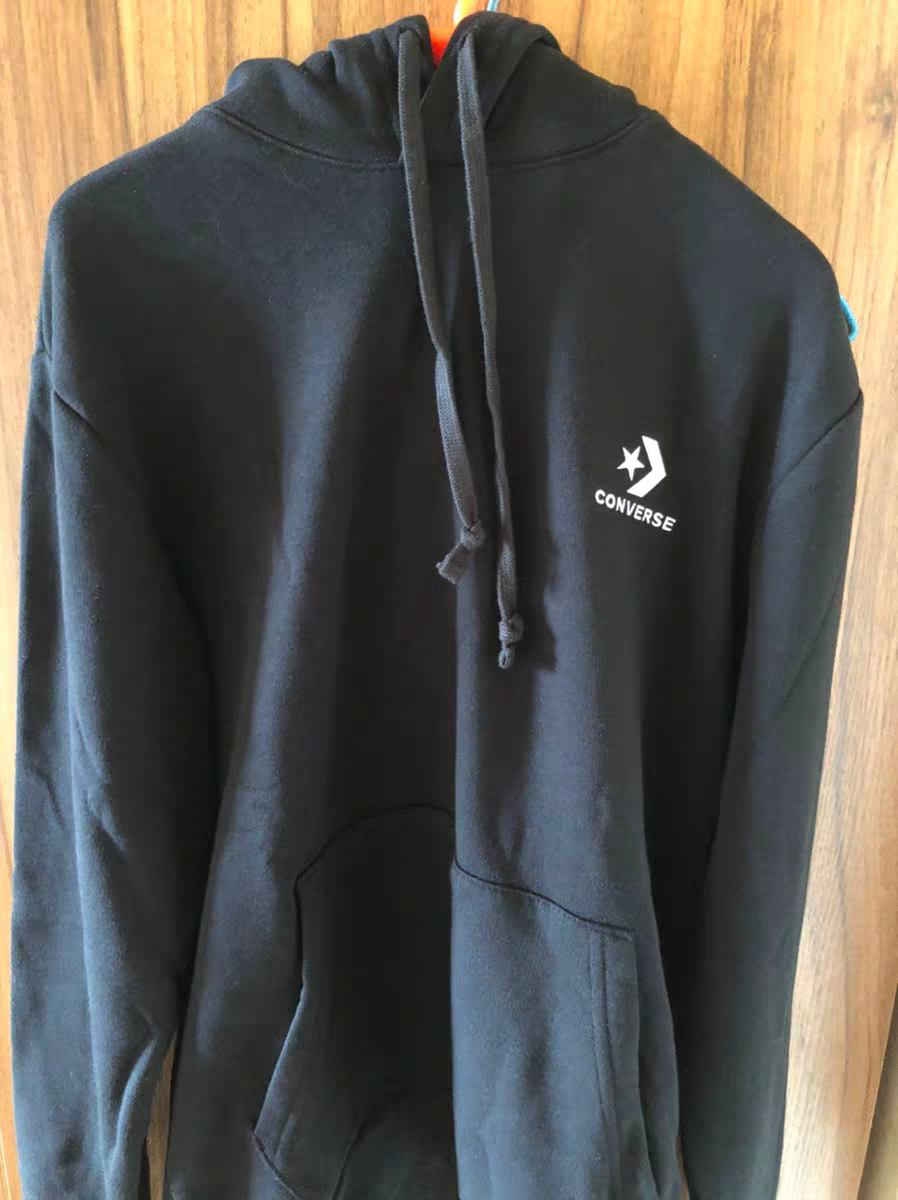 衣服大小合身，和在实体店买的女版没有区别