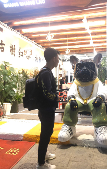  侧边铆钉经典印花中号双肩包