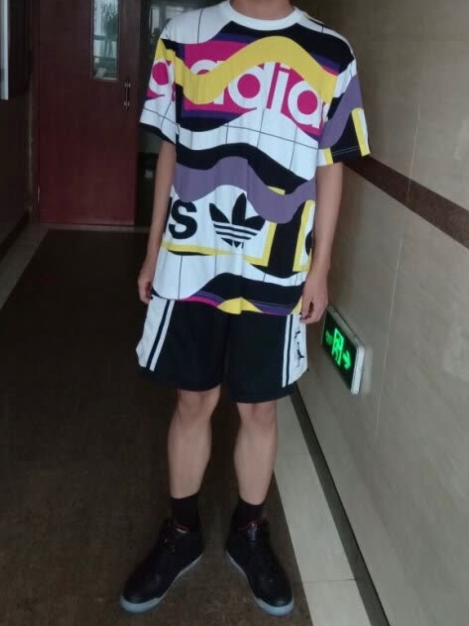 adidas 运动短袖T恤