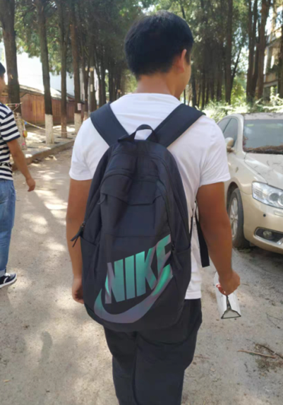 Nike 双肩包书包运动背包 