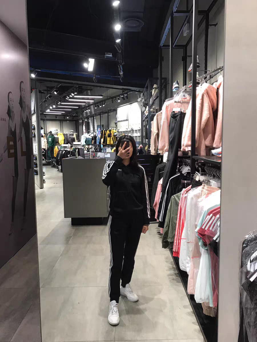 adidas 三条纹运动夹克