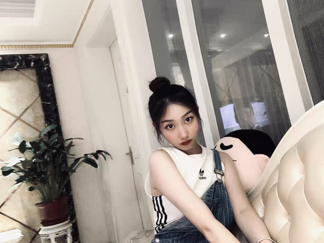 adidas 露脐背心