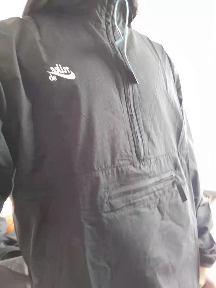 上身效果很好，十分凸显身材，做工质量也不