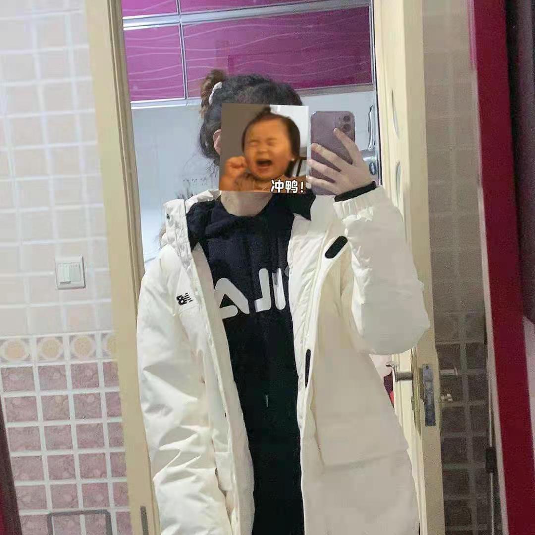  休闲连帽羽绒服  