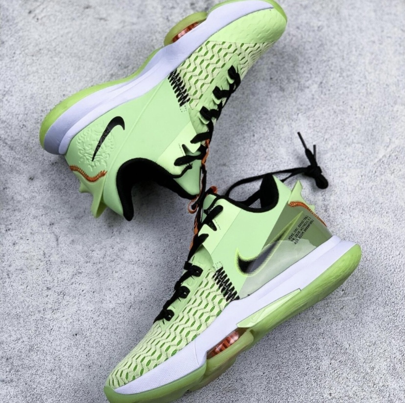 Nike Lebron W