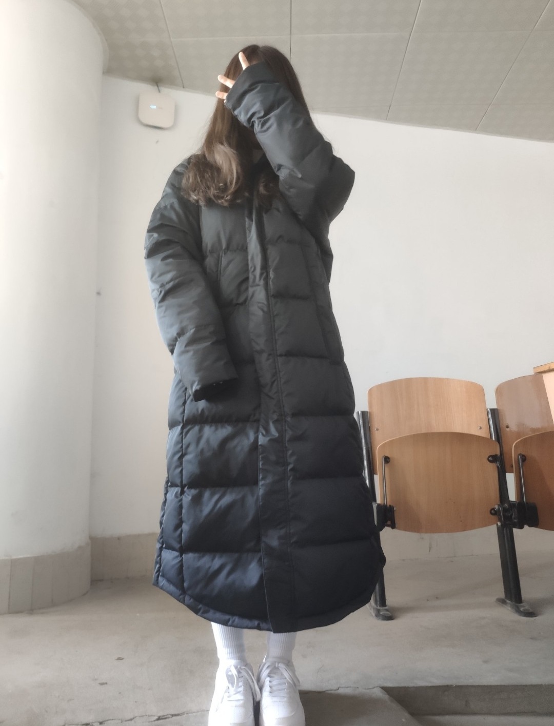  连帽防风防水保暖长款羽绒服 