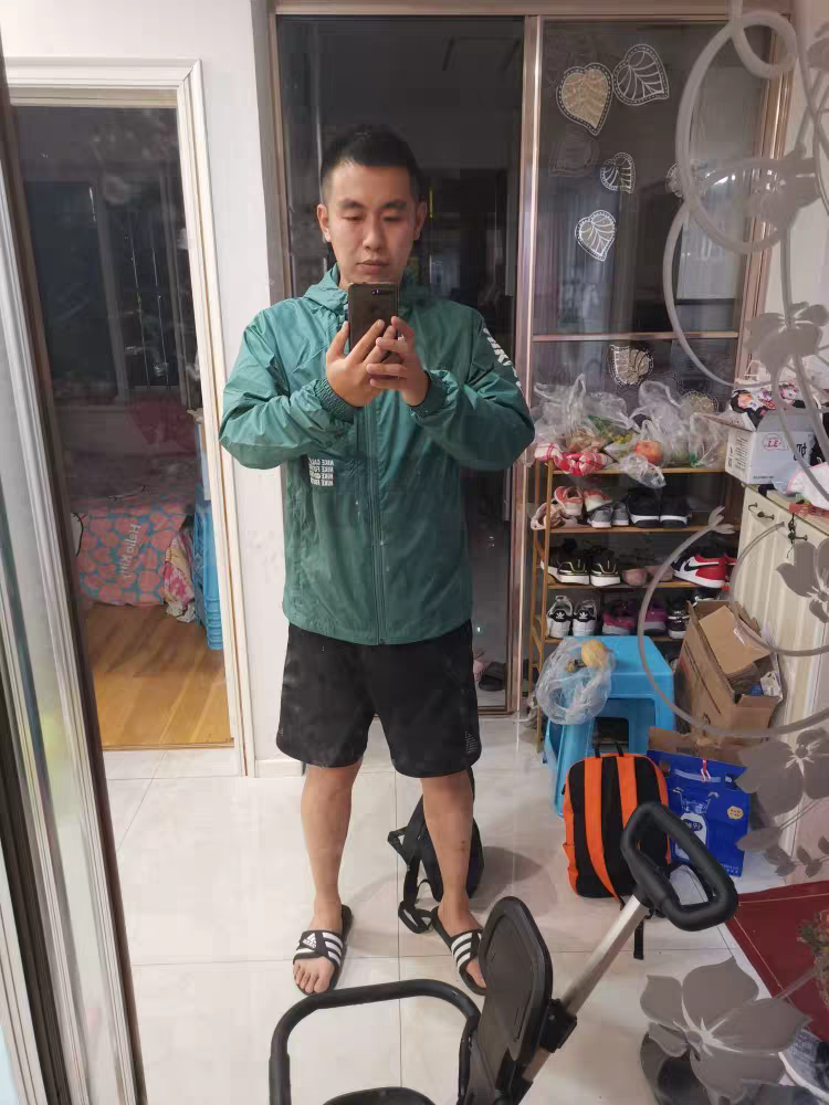 大LOGO训练运动夹克   